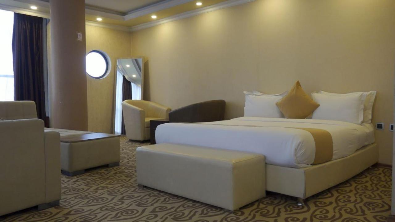 Holiday Hotel Addis-Abeba Extérieur photo